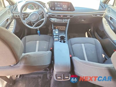 Zdjęcie 8 z 12 samochodu: 2022 HYUNDAI SONATA HYBRID SEL VIN:KMHL34JJ8NA040620 - miniatura