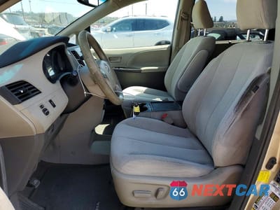 Zdjęcie 7 z 13 samochodu: 2011 TOYOTA SIENNA LE VIN:5TDKK3DC8BS170471 - miniatura