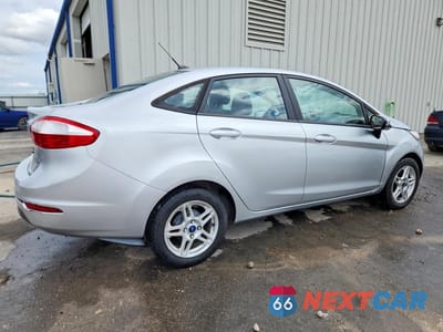 Trzecie zdjęcie samochodu z tyłu: 2017 FORD FIESTA SE VIN:3FADP4BJ8HM113249 - miniatura