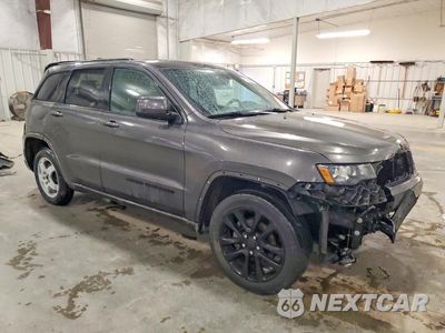 Czwarte zdjęcie samochodu z boku: 2017 JEEP GRAND CHEROKEE LAREDO VIN:1C4RJFAG8HC729263 - miniatura