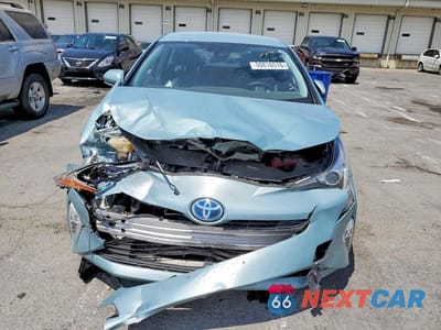 Piąte zdjęcie samochodu w środku: 2017 TOYOTA PRIUS THREE TOURING VIN:JTDKARFU6H3040016 - miniatura