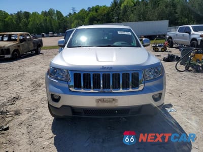Piąte zdjęcie samochodu w środku: 2011 JEEP GRAND CHEROKEE LAREDO VIN:1J4RR4GG8BC546113 - miniatura