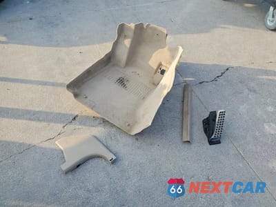 Zdjęcie 12 z 12 samochodu: 2012 MERCEDES-BENZ C 250 VIN:WDDGF4HB8CR195278 - miniatura