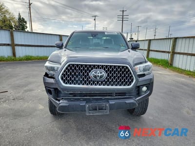 Piąte zdjęcie samochodu w środku: 2019 TOYOTA TACOMA TRD OFF-ROAD VIN:3TMCZ5AN5KM203136 - miniatura