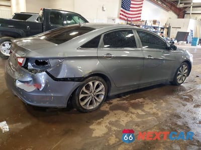 Trzecie zdjęcie samochodu z tyłu: 2013 HYUNDAI SONATA SE 2.0T VIN:5NPEC4AB6DH598267 - miniatura