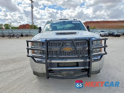 Piąte zdjęcie samochodu w środku: 2019 CHEVROLET SILVERADO HD UTILITY / SERVICE TRUC VIN:1GB4KWCY0KF138643 - miniatura