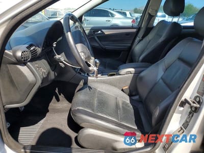 Zdjęcie 7 z 13 samochodu: 2006 MERCEDES-BENZ C 350 VIN:WDBRF56H56F748277 - miniatura