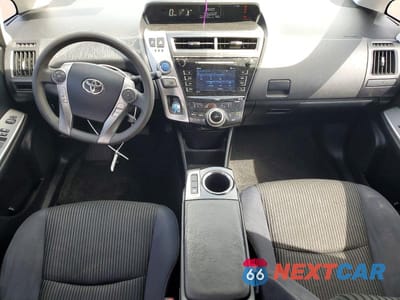 Zdjęcie 8 z 12 samochodu: 2016 TOYOTA PRIUS V THREE VIN:JTDZN3EU3GJ052720 - miniatura
