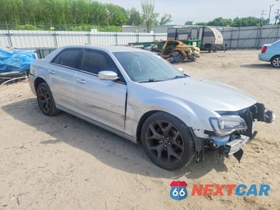 Czwarte zdjęcie samochodu z boku: 2021 CHRYSLER 300 S VIN:2C3CCABG9MH545477 - miniatura