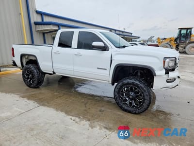 Czwarte zdjęcie samochodu z boku: 2018 GMC SIERRA K1500 VIN:1GTV2LEC1JZ370813 - miniatura