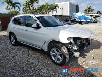 Czwarte zdjęcie samochodu z boku: 2019 BMW X3 SDRIVE30I VIN:5UXTR7C50KLF29194 - miniatura