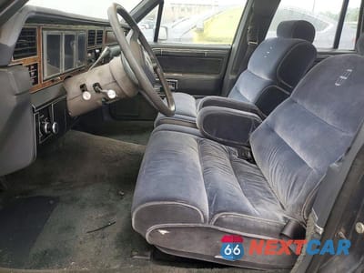 Zdjęcie 7 z 13 samochodu: 1985 LINCOLN TOWN CAR VIN:1LNBP96F8FY691028 - miniatura