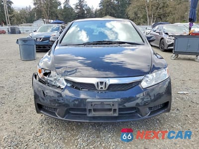 Piąte zdjęcie samochodu w środku: 2010 HONDA CIVIC LX VIN:2HGFA1F5XAH332073 - miniatura