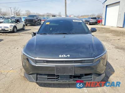 Piąte zdjęcie samochodu w środku: 2025 KIA K4 LXS VIN:3KPFT4DE6SE156083 - miniatura