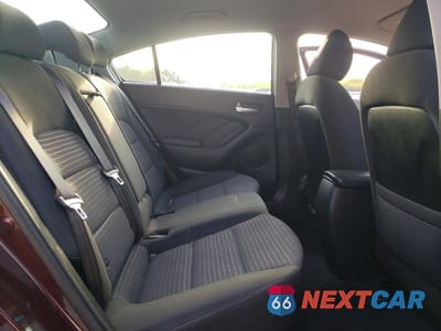 Zdjęcie 10 z 12 samochodu: 2017 KIA FORTE LX VIN:3KPFL4A74HE109505 - miniatura
