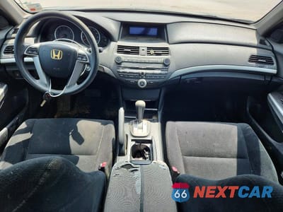 Zdjęcie 8 z 13 samochodu: 2008 HONDA ACCORD EX VIN:JHMCP26728C047998 - miniatura