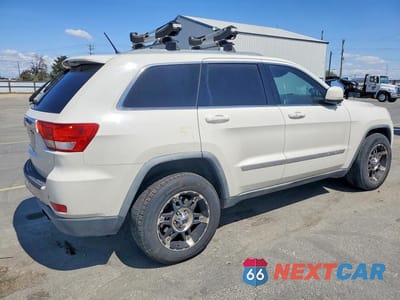 Trzecie zdjęcie samochodu z tyłu: 2011 JEEP GRAND CHEROKEE VIN:1J4RR4GG5BC720221 - miniatura