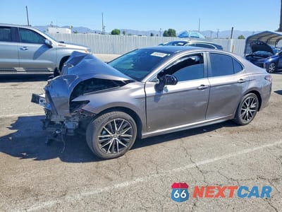 2024 TOYOTA CAMRY SE 4T1T11AK7RU901660 - główne zdjęcie licytacji z USA - miniatura