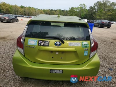 Zdjęcie 6 z 12 samochodu: 2016 TOYOTA PRIUS C TWO VIN:JTDKDTB32G1117542 - miniatura