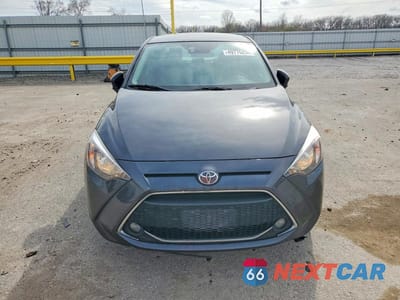 Piąte zdjęcie samochodu w środku: 2019 TOYOTA YARIS LE VIN:3MYDLBYV0KY509780 - miniatura