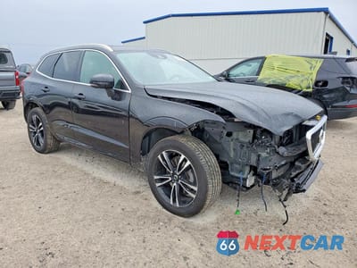 Czwarte zdjęcie samochodu z boku: 2020 VOLVO XC60 T5 MOMENTUM VIN:YV4102RK7L1435663 - miniatura