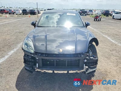 Piąte zdjęcie samochodu w środku: 2021 PORSCHE CAYENNE GTS VIN:WP1AG2AY3MDA33930 - miniatura