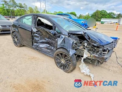 Czwarte zdjęcie samochodu z boku: 2018 KIA FORTE LX VIN:3KPFK4A78JE224956 - miniatura