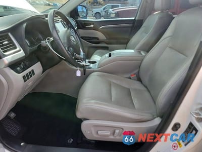 Zdjęcie 7 z 12 samochodu: 2019 TOYOTA HIGHLANDER LIMITED VIN:5TDDZRFH4KS738019 - miniatura