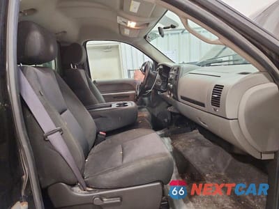 Zdjęcie 7 z 11 samochodu: 2011 CHEVROLET SILVERADO K1500 VIN:1GCNKPE06BZ205631 - miniatura