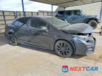 Czwarte zdjęcie samochodu z boku: 2022 TOYOTA COROLLA SE NIGHTSHADE EDITION VIN:5YFS4MCE8NP114501 - miniatura