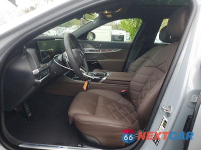 Zdjęcie 7 z 12 samochodu: 2026 BMW 740 XI VIN:WBA33EH06TCW36220 - miniatura