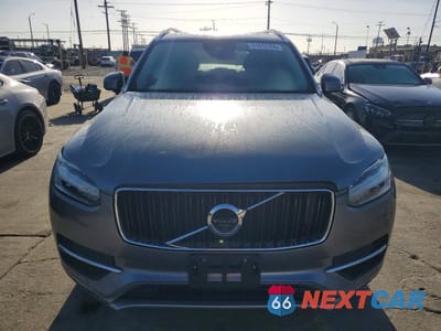 Piąte zdjęcie samochodu w środku: 2018 VOLVO XC90 T6 VIN:YV4A22PK8J1391165 - miniatura