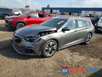 2018 BUICK REGAL TOURX ESSENCE W04GV8SX4J1166584 - główne zdjęcie licytacji z USA - miniatura