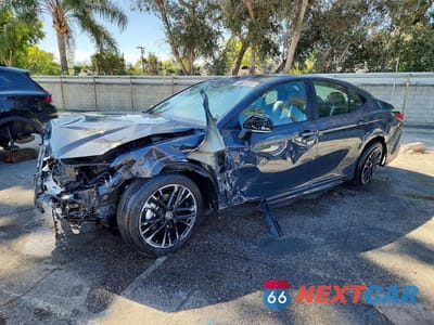 2026 TOYOTA CAMRY SE 4T1DAACK3TU694273 - główne zdjęcie licytacji z USA - miniatura