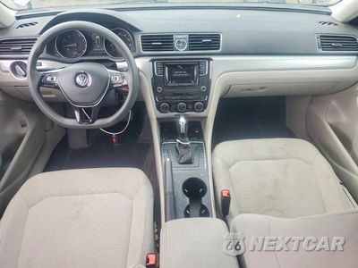 Zdjęcie 8 z 12 samochodu: 2016 VOLKSWAGEN PASSAT VIN:1VWAT7A38GC019625 - miniatura