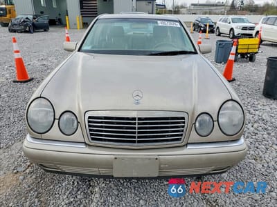 Piąte zdjęcie samochodu w środku: 1999 MERCEDES-BENZ E 320 VIN:WDBJF65H0XA834065 - miniatura