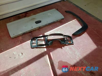 Zdjęcie 12 z 13 samochodu: 2004 CHEVROLET SILVERADO K2500 HEAVY DUTY VIN:1GCHK29U04E392758 - miniatura