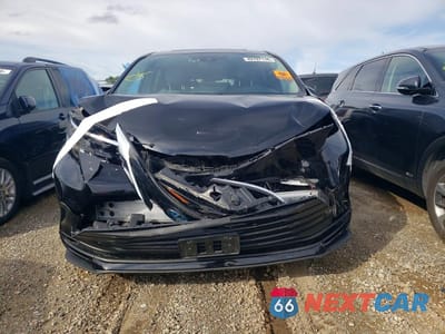 Piąte zdjęcie samochodu w środku: 2025 TOYOTA SIENNA XLE 8-PASSENGER VIN:5TDYRKEC7SS274447 - miniatura