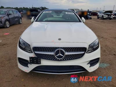 Piąte zdjęcie samochodu w środku: 2018 MERCEDES-BENZ E 400 VIN:WDD1J6FB6JF014650 - miniatura