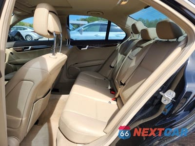 Zdjęcie 10 z 12 samochodu: 2013 MERCEDES-BENZ C 300 4MATIC VIN:WDDGF8AB9DR282304 - miniatura