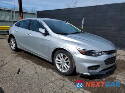 Czwarte zdjęcie samochodu z boku: 2018 CHEVROLET MALIBU LT VIN:1G1ZD5STXJF151614 - miniatura