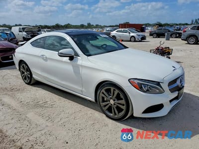 Czwarte zdjęcie samochodu z boku: 2018 MERCEDES-BENZ C 300 4MATIC VIN:WDDWJ4KB7JF627005 - miniatura