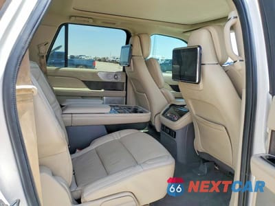 Zdjęcie 11 z 13 samochodu: 2019 LINCOLN NAVIGATOR L RESERVE VIN:5LMJJ3LT1KEL05045 - miniatura