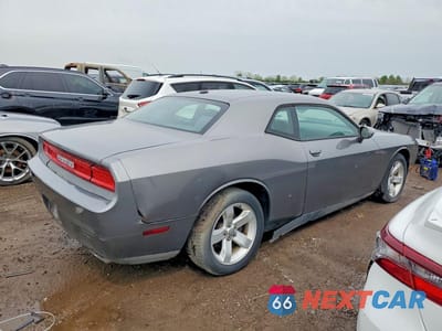 Trzecie zdjęcie samochodu z tyłu: 2011 DODGE CHALLENGER VIN:2B3CJ4DG1BH566046 - miniatura