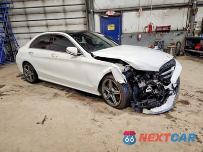Czwarte zdjęcie samochodu z boku: 2016 MERCEDES-BENZ C 300 4MATIC VIN:55SWF4KB0GU099122 - miniatura