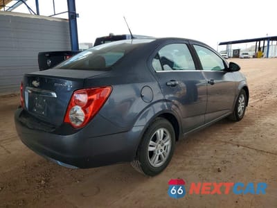 Trzecie zdjęcie samochodu z tyłu: 2012 CHEVROLET SONIC VIN:1G1JC5SH7C4187092 - miniatura