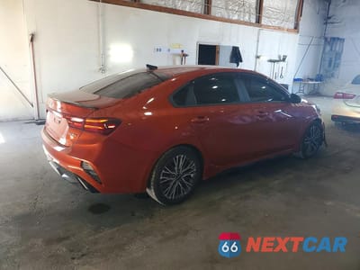Trzecie zdjęcie samochodu z tyłu: 2023 KIA FORTE GT-LINE VIN:3KPF54AD9PE576790 - miniatura
