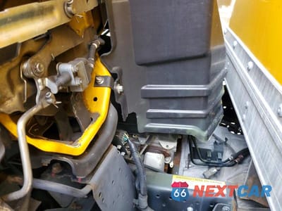 Zdjęcie 11 z 12 samochodu: 2021 ISUZU NPR HD BOX TRUCK VIN:54DC4W1D6MS203213 - miniatura