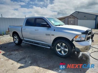 Czwarte zdjęcie samochodu z boku: 2018 RAM 1500 SLT VIN:1C6RR7LT0JS218867 - miniatura