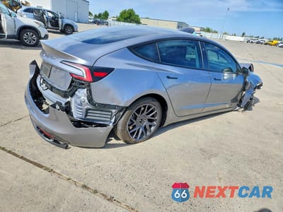 Trzecie zdjęcie samochodu z tyłu: 2025 TESLA MODEL 3 VIN:5YJ3E1EA8SF961925 - miniatura